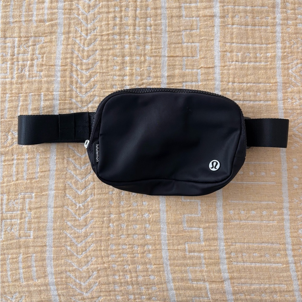 Lululemon Fanny pack